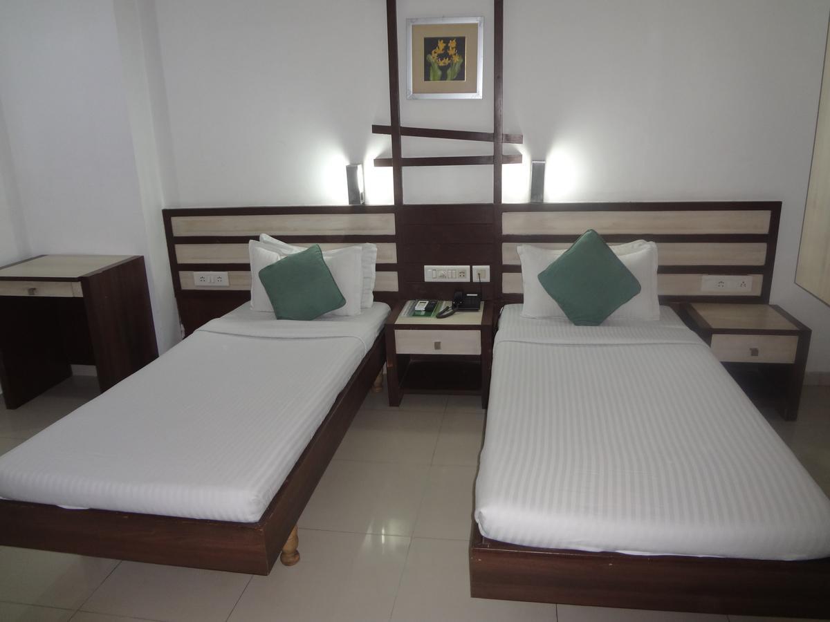 Hotel Airport Residency 阿穆达巴 外观 照片