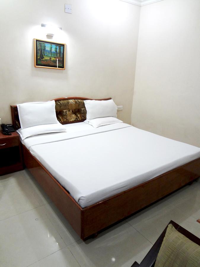 Hotel Airport Residency 阿穆达巴 外观 照片
