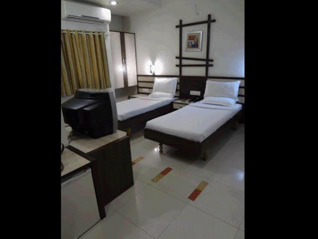 Hotel Airport Residency 阿穆达巴 外观 照片