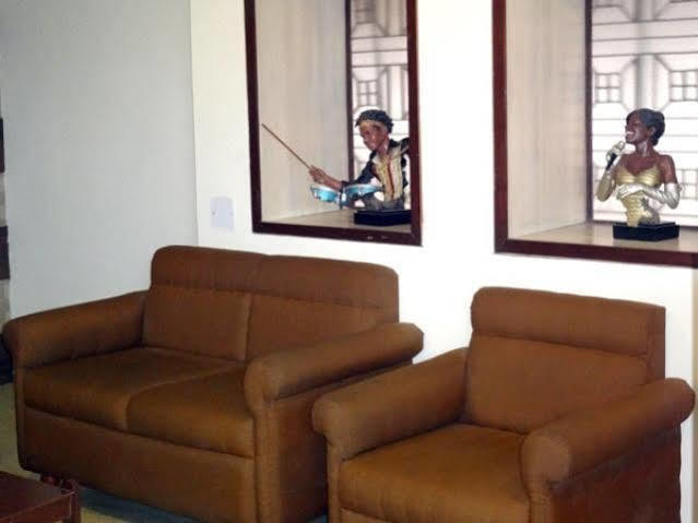 Hotel Airport Residency 阿穆达巴 外观 照片